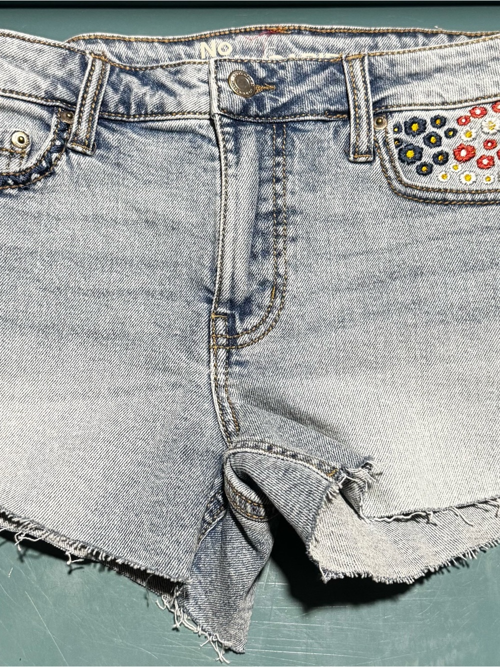 NWT Women’s No Boundaries Denim Jean Shorts Pockets Red, White and Blue 6